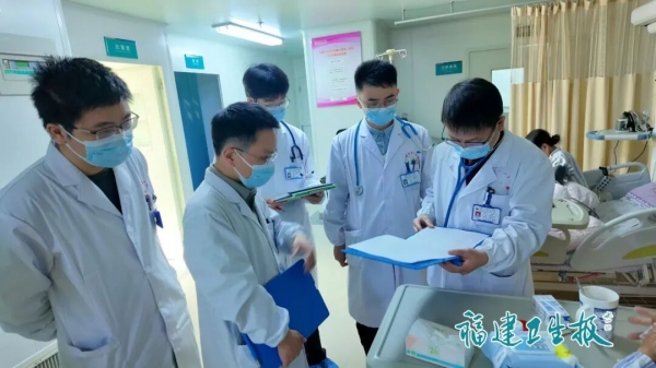 福建49岁高管“胃痛”忍了一晚，差点被夺命！医生警告：一周抢救28人！千万别拖