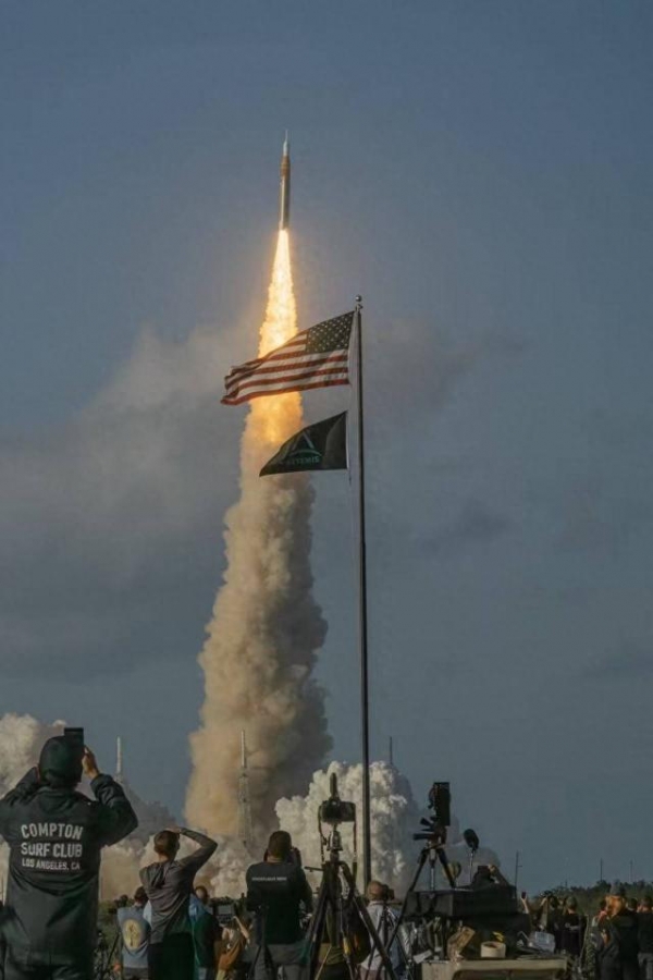 发射直播截图。