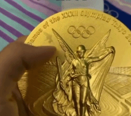 徐莉佳的伦敦奥运金牌氧化了，原来是纯银的