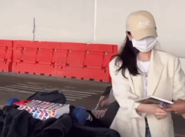 到咯！玄彬孙艺珍夫妇抵达洛杉矶开启蜜月之旅