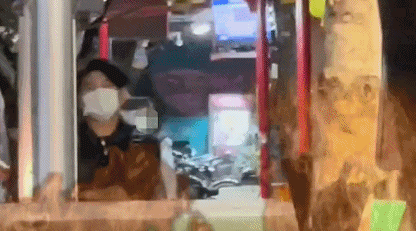 吴奇隆牵刘诗诗街头甜蜜约会 霸气护妻超Man