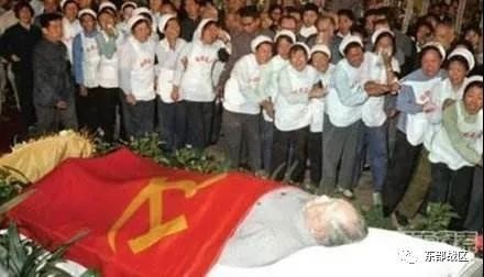 毛主席逝世45周年，我们永远怀念您……