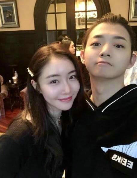 霍尊疑发朋友圈回应争议 被女友曝“约炮”言论