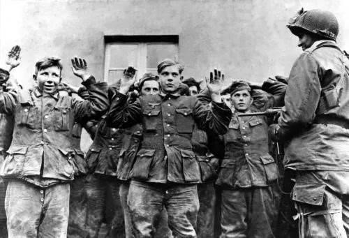美国二战时为何要跟德国开战，而不是削弱苏联？
