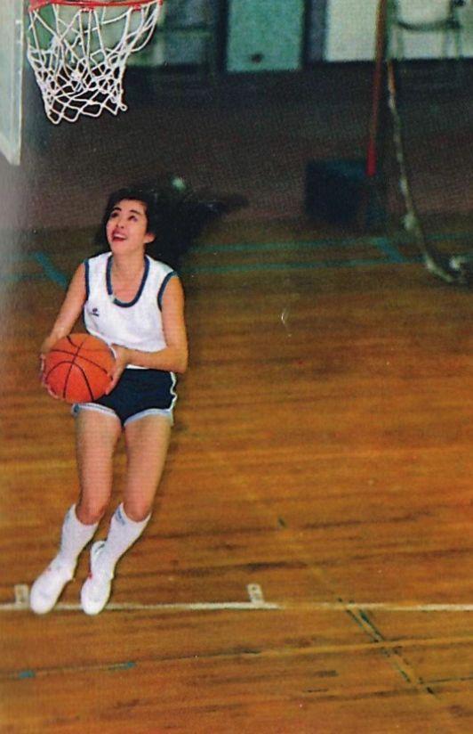 55岁王祖贤晒自拍 脸部发福苹果肌下垂让人认不出
