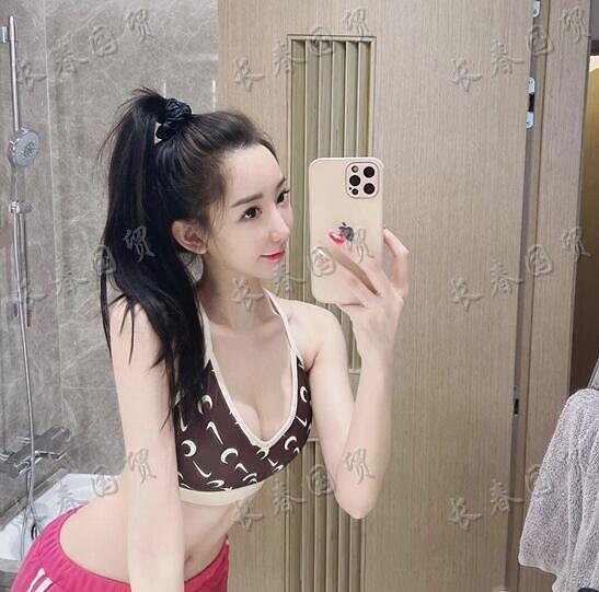40岁陈冠希26岁前女友健身照曝光 前凸后翘超撩人