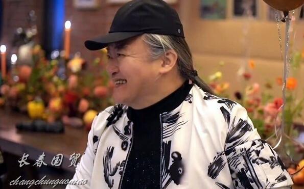 58岁刘欢近照曝光 久未露面满头白发显苍老