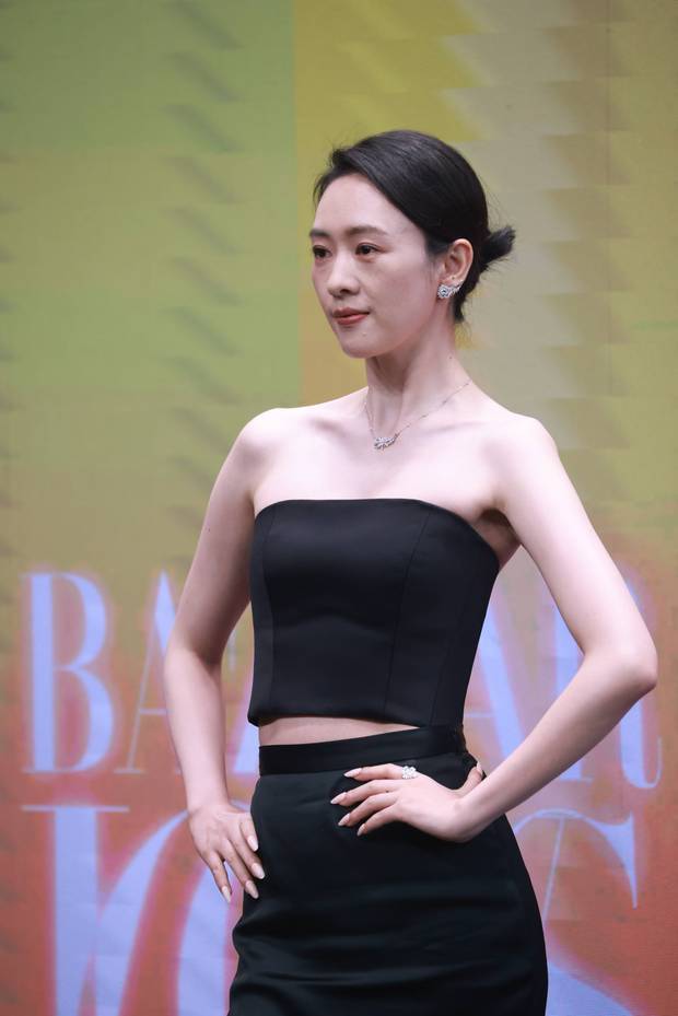 芭莎年度盛典星光熠熠 迪丽热巴赵丽颖红毯斗艳