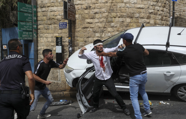 △5月11日，一名以色列犹太人遭巴勒斯坦青年围殴&nbsp;图片来自网络