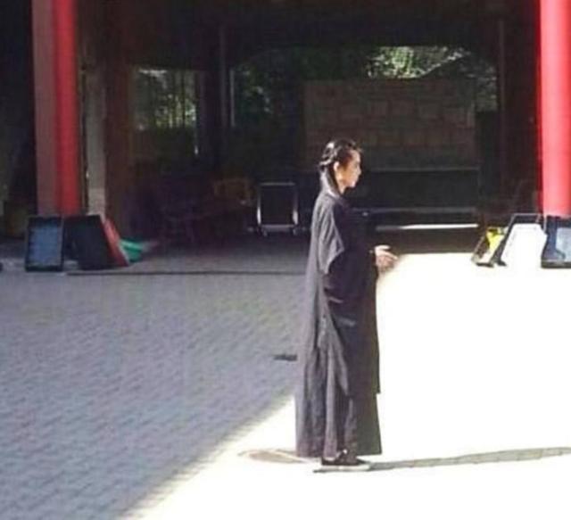 55岁王祖贤晒自拍 脸部发福苹果肌下垂让人认不出