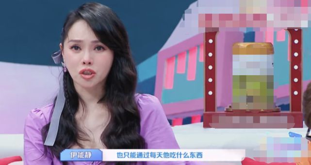 伊能静儿子染金发 与众美女泳池里左拥右抱好亲密