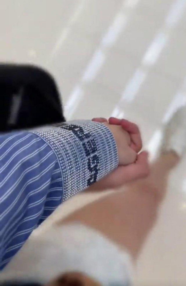 张柏芝穿短裤与神秘男子甜蜜牵手？男方身份惹猜测