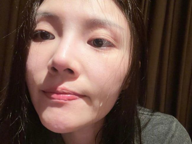 怎么了？徐冬冬深夜晒流泪照神色憔悴：我累了