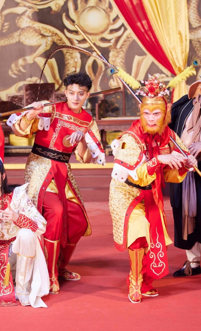 黄子韬《萌探探探案》侧空翻不忘初心弘扬中华武术