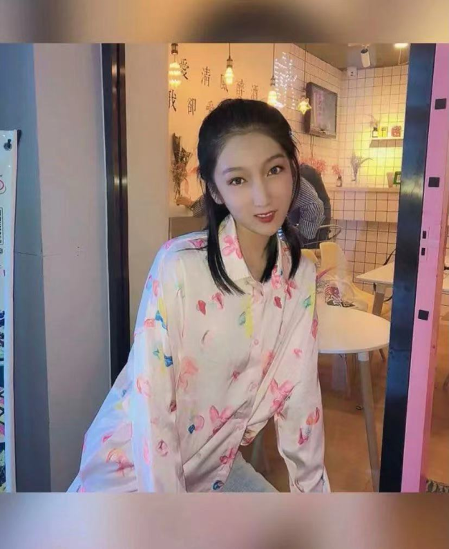 都美竹旧照曝光颜值翻车 不精修图片就都很丑？