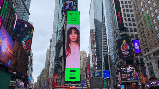 蔡健雅登纽约时代广场巨幕 用音乐为全球女性发声