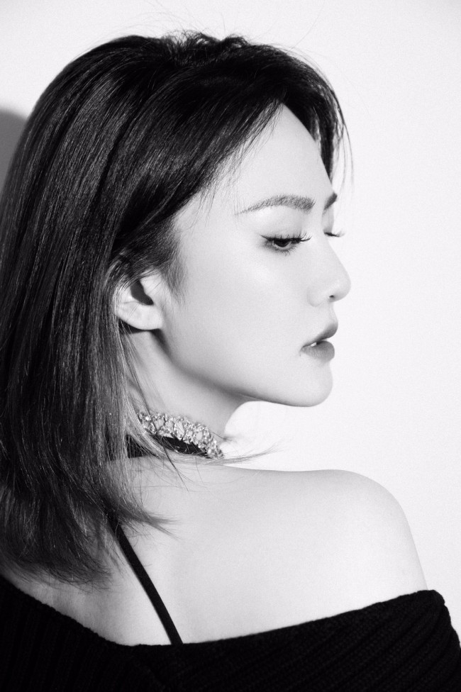 宝藏女声TIFA陈梓童首张翻唱EP《关于她》正式发行