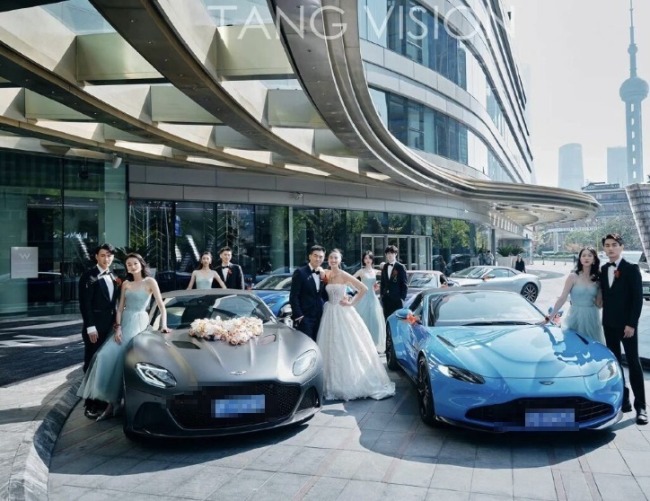 超模纪焕博结束10年长跑成婚 刘德华亲自送祝福