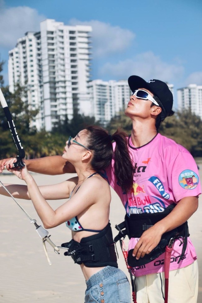绝！42岁殷桃穿比基尼大秀身材 腰肢纤瘦似少女