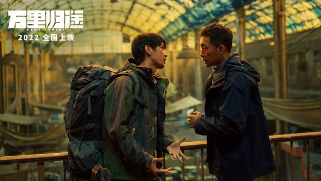 《万里归途》张译王俊凯殷桃真实演绎撤侨幕后危险