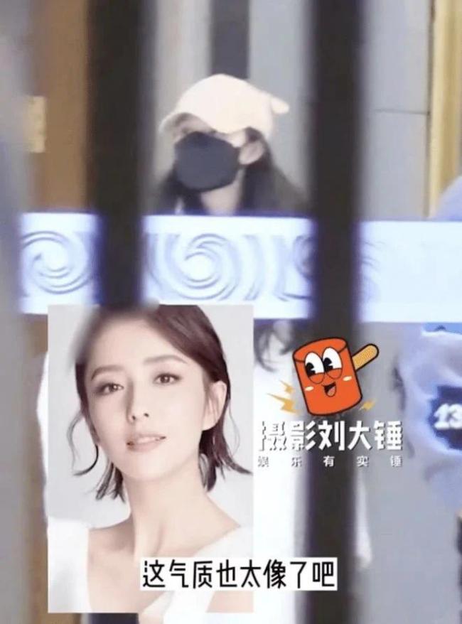 陈思诚搂着23岁女友逛街吃家乡菜 女生频频撒娇