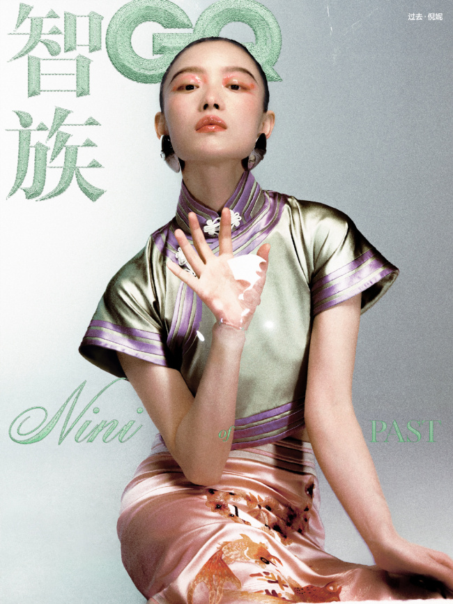 倪妮科技感大片释出！性感身材火辣迷人长腿抢镜