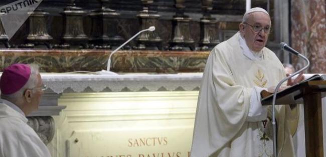 教皇称为寄宿学校死者感到痛苦，但并未公开道歉