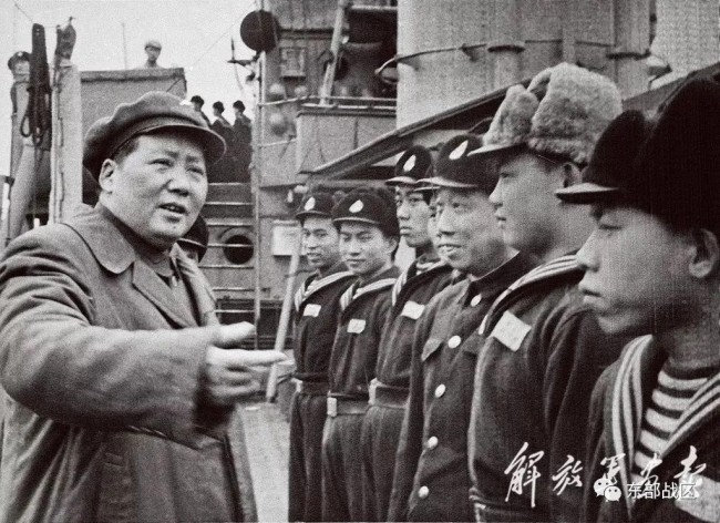 毛主席逝世45周年，我们永远怀念您……