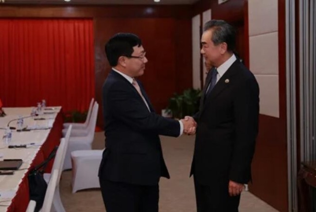 越南，“两面国”？