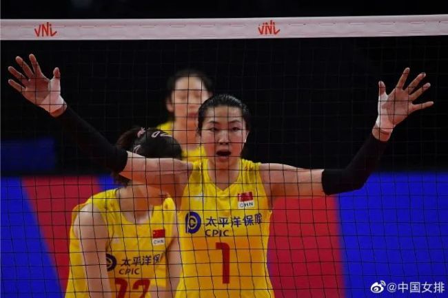 中国女排3-0完胜荷兰女排 今晚9时对阵多米尼加