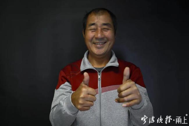 这位“帅气”医生藏不住了……