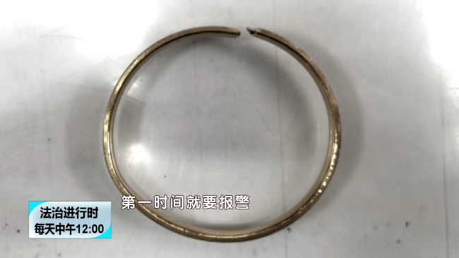 小偷赔本卖玉米，这是从良了还是另有蹊跷？