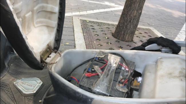 北京多家车店非法改装电动车 用超标电池 解除限速