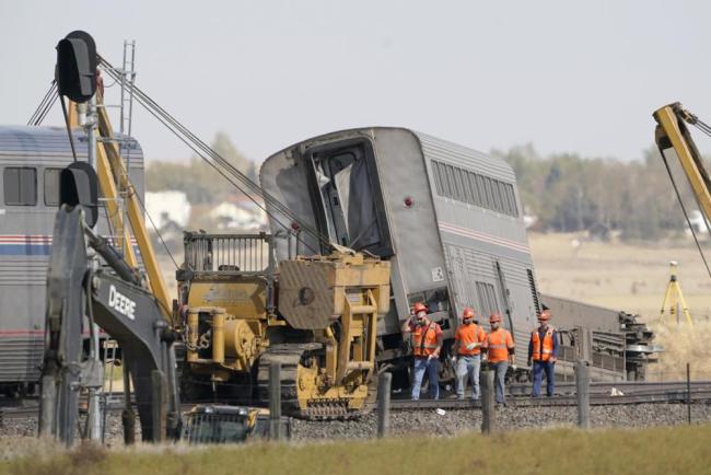 美火车脱轨事故已致3人死亡，超50人受伤