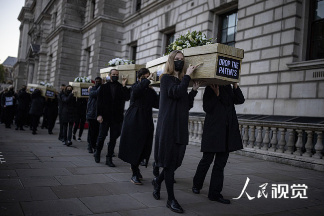 英国伦敦举行“抬棺游行”反对新冠疫苗专利 呼吁全球疫苗公平分配编辑图片素材-ID:1352986173