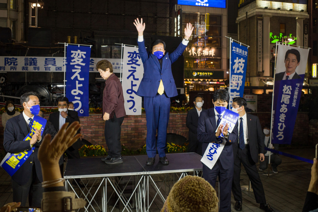 日本众议院选举公告发布 各党派举行竞选集会