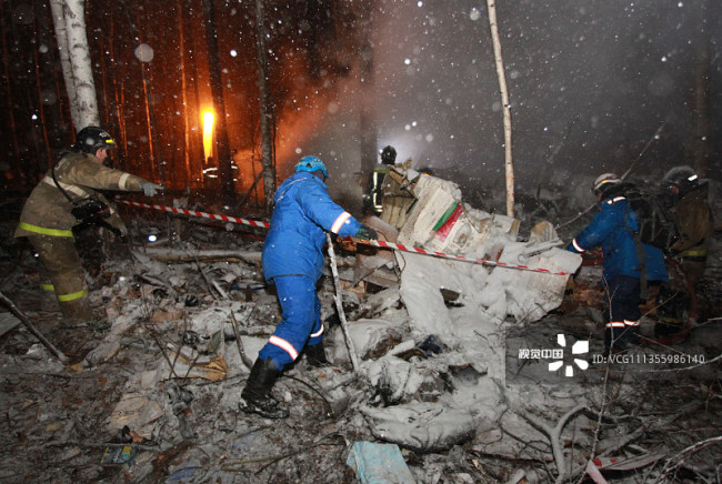 一架“安-12”运输机在俄坠毁 至少5人遇难编辑图片素材-ID:1355986140