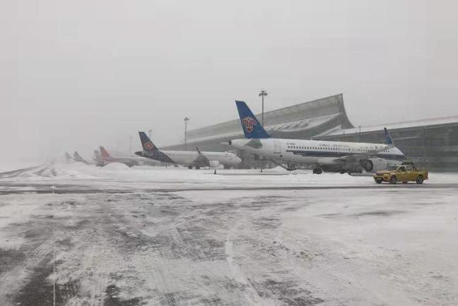 暴雪来袭 沈阳桃仙机场将临时关闭