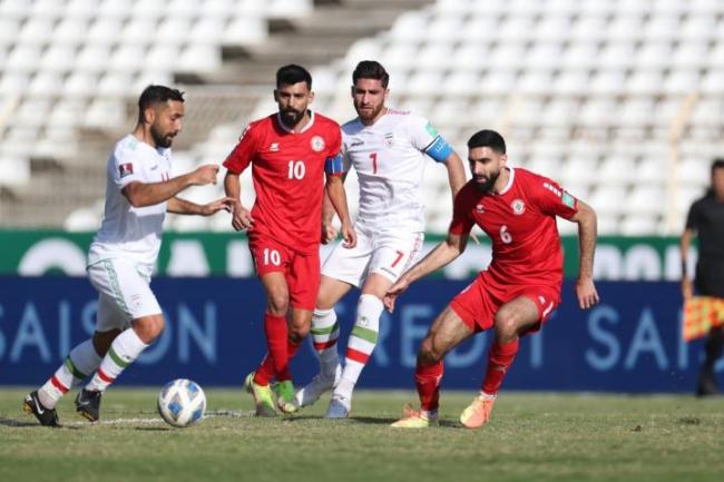 伊朗男足球员控诉：我们亚洲第一 却没装备没奖金