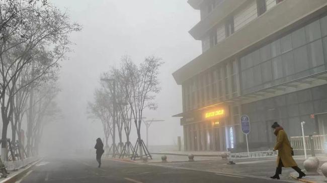 浓雾弥漫，北京多条高速公路封闭！