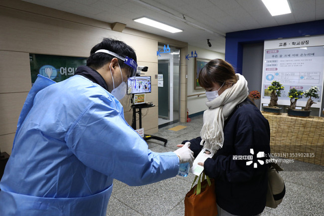 韩国2022学年高考今日开考 报考人数超50万编辑图片素材-ID:1358182818