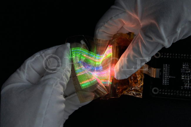 柔宇科技发布业内首个Micro-LED弹力柔性屏技术 全球显示又一里程碑