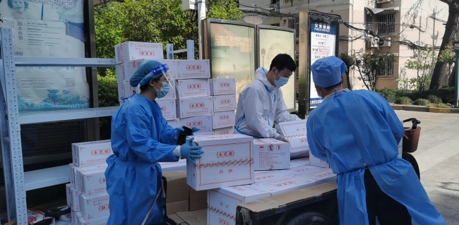 上海浦西首批团长14天开21个团：手把手教老人买菜 不后悔为爱发电